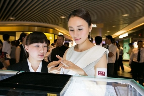 周大福举办 “臻美永恒 铂金对戒”巡展 周大福举办 “臻美永恒 铂金对戒”巡展