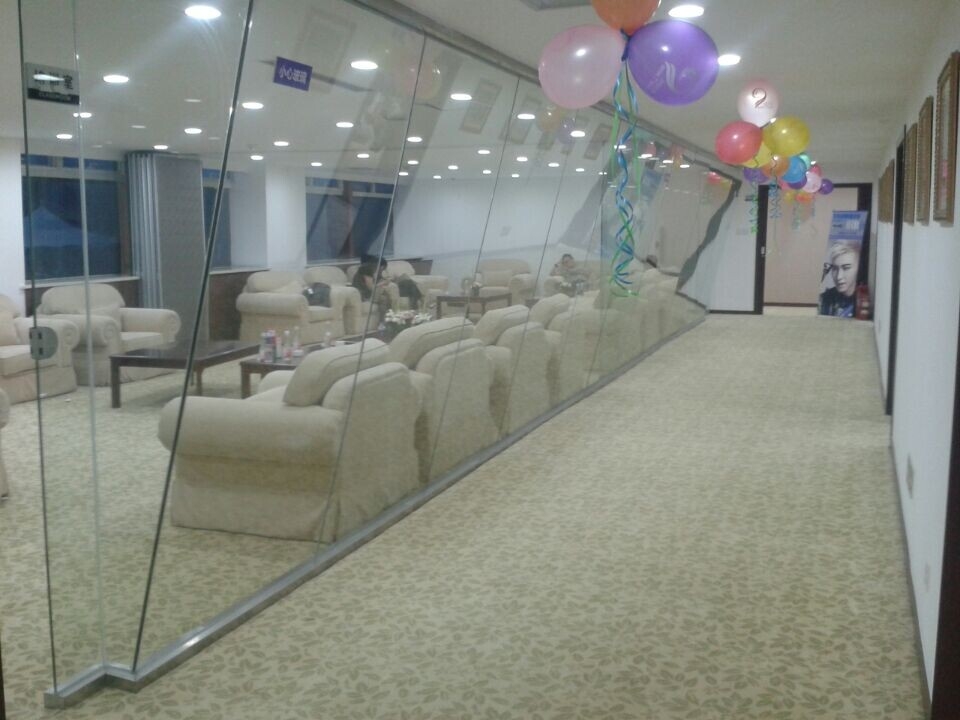 激情百度酒吧9周年庆典 激情百度酒吧9周年庆典