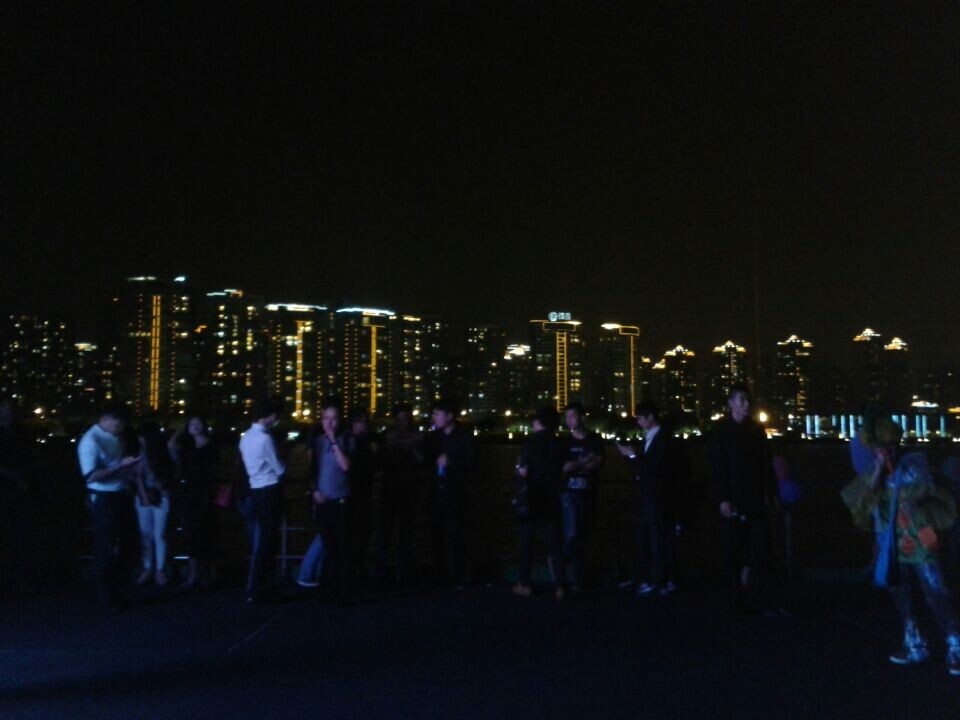 激情百度酒吧9周年庆典 激情百度酒吧9周年庆典