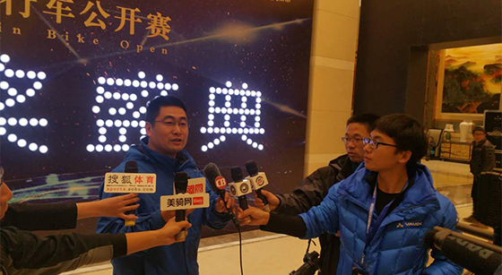 三牛文化董事长接受采访 三牛文化董事长接受采访